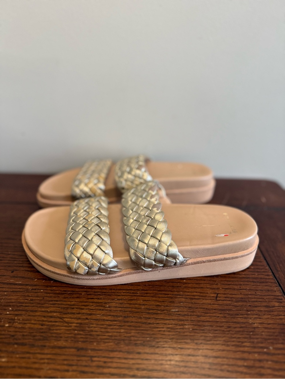 Frankie4 Woven Metallic Slide Sandals in Gold Slides Sz 7.5